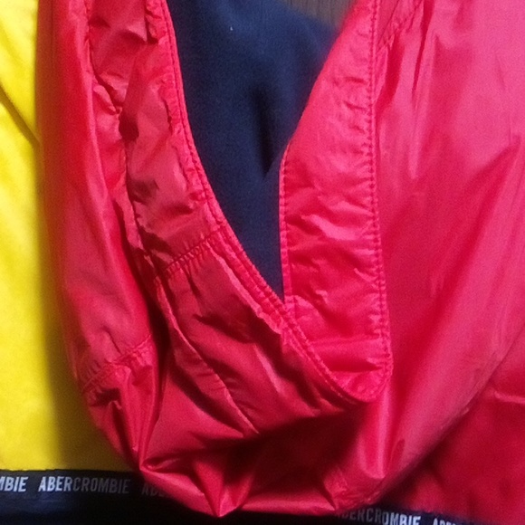 LIKE NEW Abercrombie Kids 90s Inspired Fleece Lined Windbreaker - Picture 8 of 9